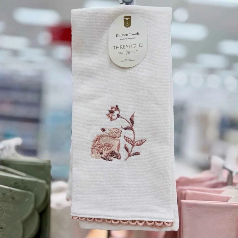 🐰2pc Floral Embroidered 100% Cotton Kitchen Towels NWT Threshold - Picture 2 of 6